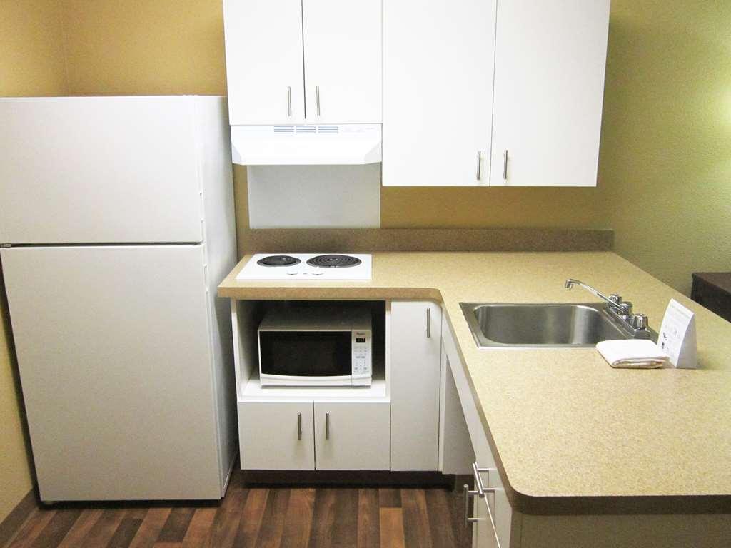 Extended Stay America Select Suites - Detroit - Roseville Ruang foto